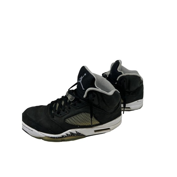 Nike Black and Gray Athletic Shoes - Picture 3 of 8